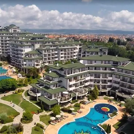 Apartment Menada In Emerald