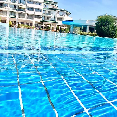 Apartment Menada In Emerald *